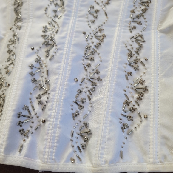 NWT Frederick's White Corset with Silver beaded and Crystal detail - Size: Large - Picture 6 of 9
